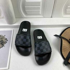 Picture of LV Slippers _SKU606984187752011